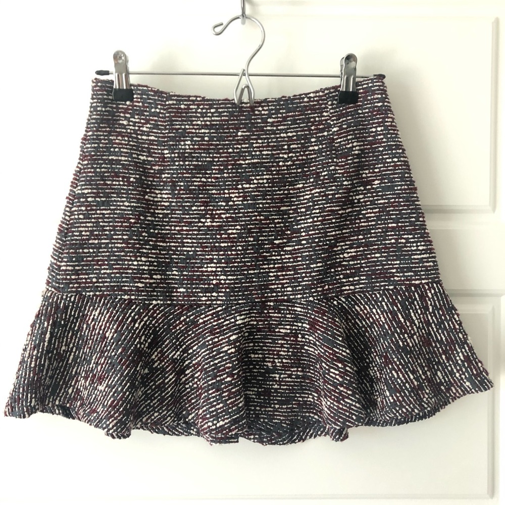 Flippy textured skirt